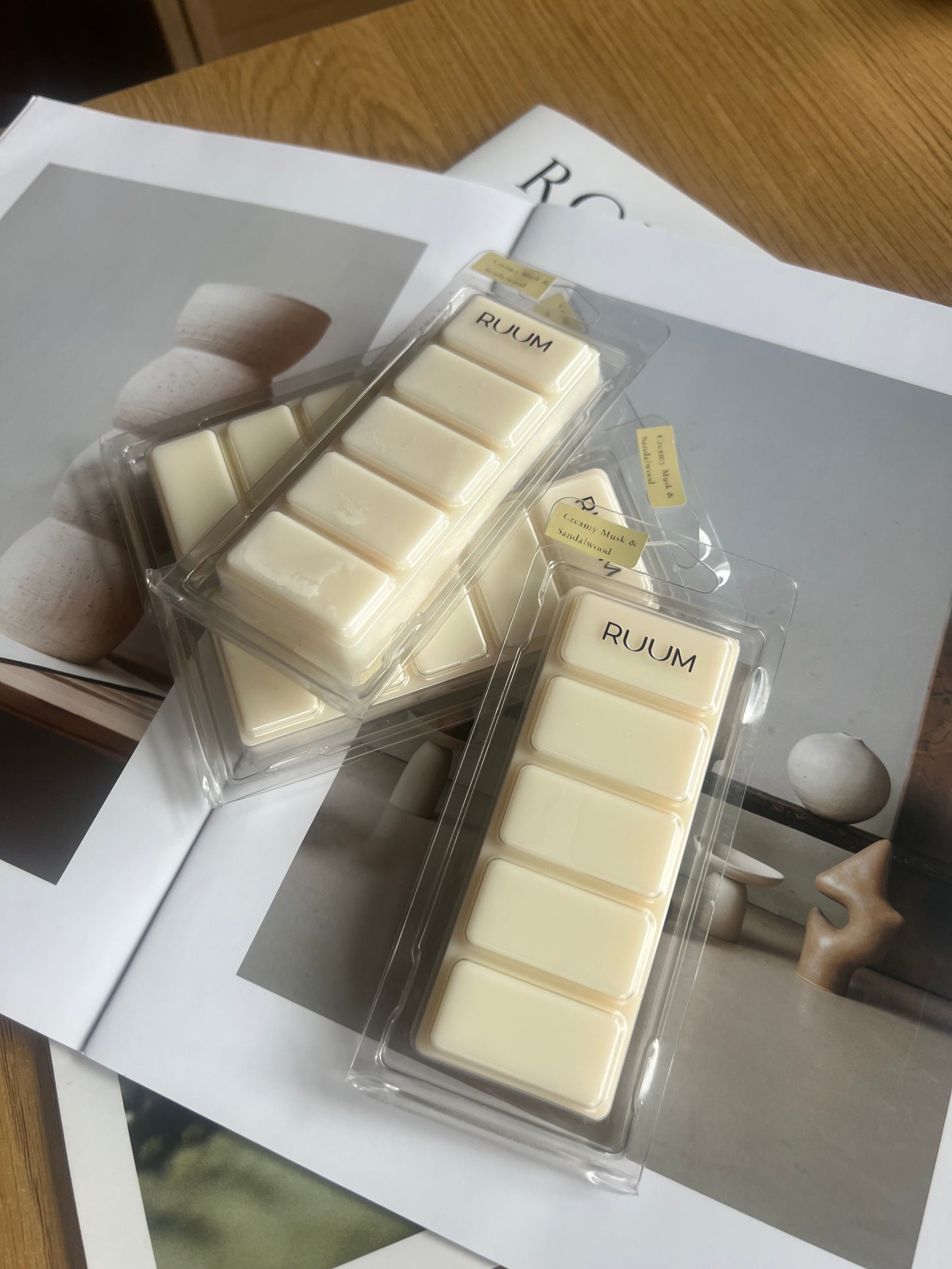 Sädelev Creamy Musk & Sandalwood aroomivahatahvel 55g