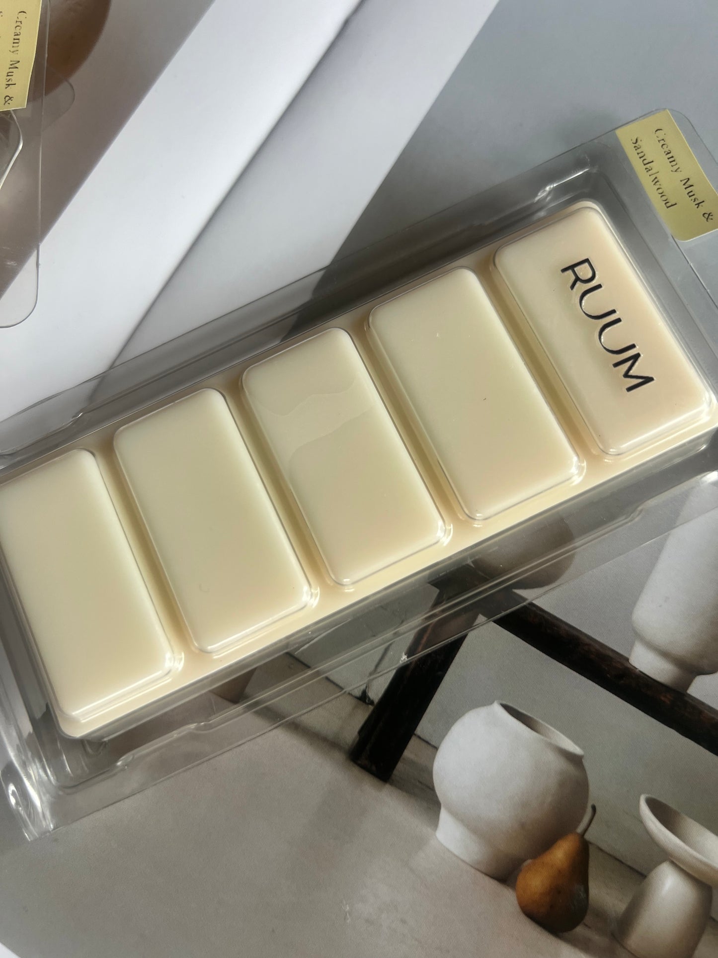 Sädelev Creamy Musk & Sandalwood aroomivahatahvel 55g