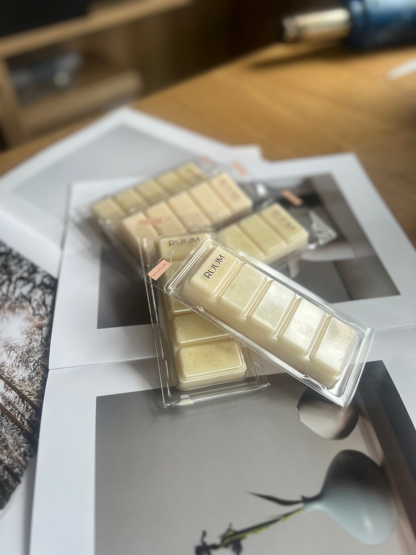 Sädelev Creamy Musk & Sandalwood aroomivahatahvel 55g