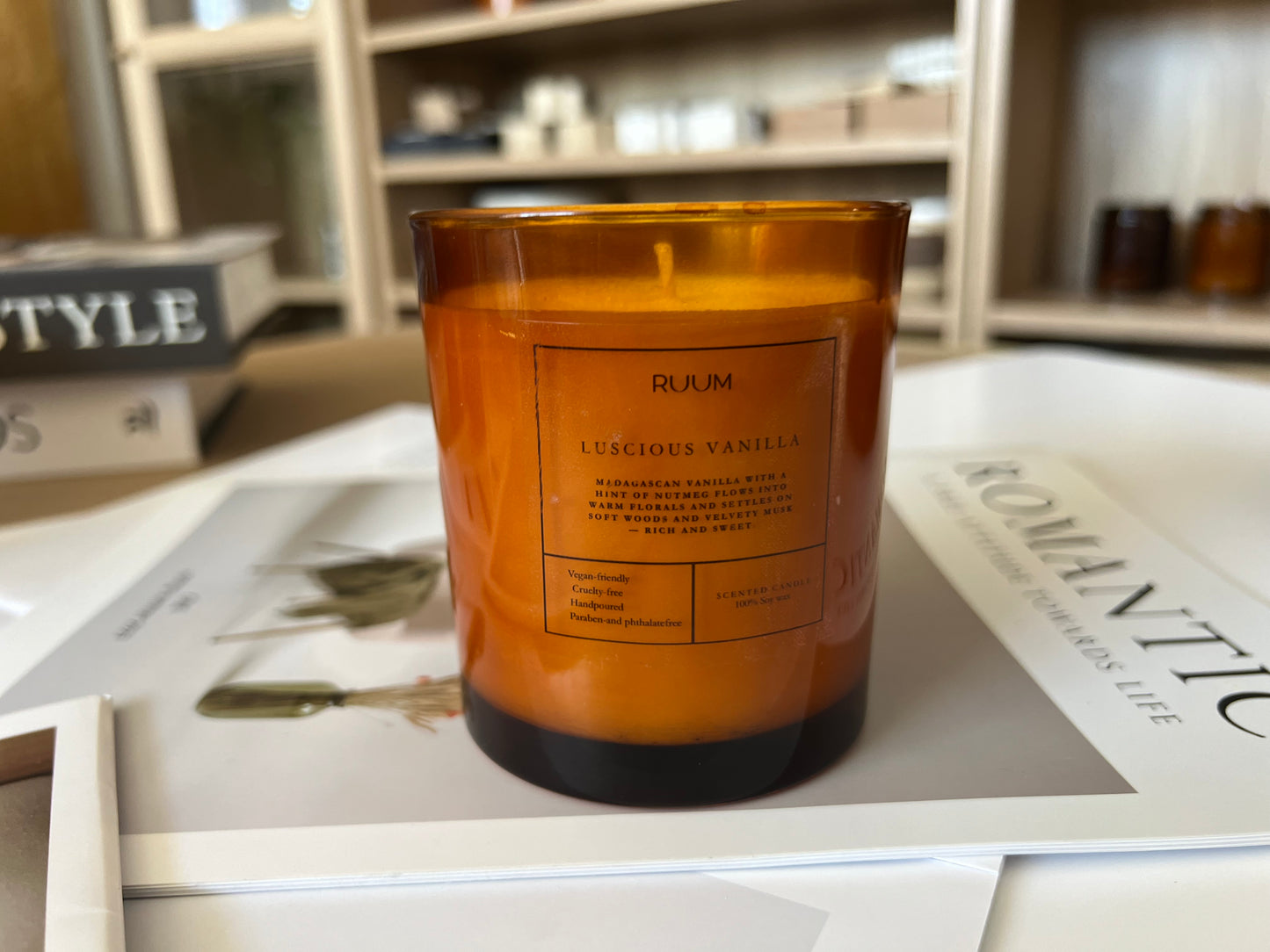 Handmade Luscious Vanilla Candle, RUUM, crueltyfree and veganfriendly. 
